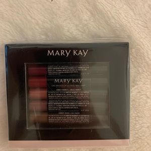 Mary Kay Deluxe Mini Unlimited Lip gloss Set!